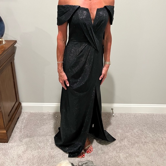 Gorgeous Gia Franco Evening Gown - Picture 2 of 8